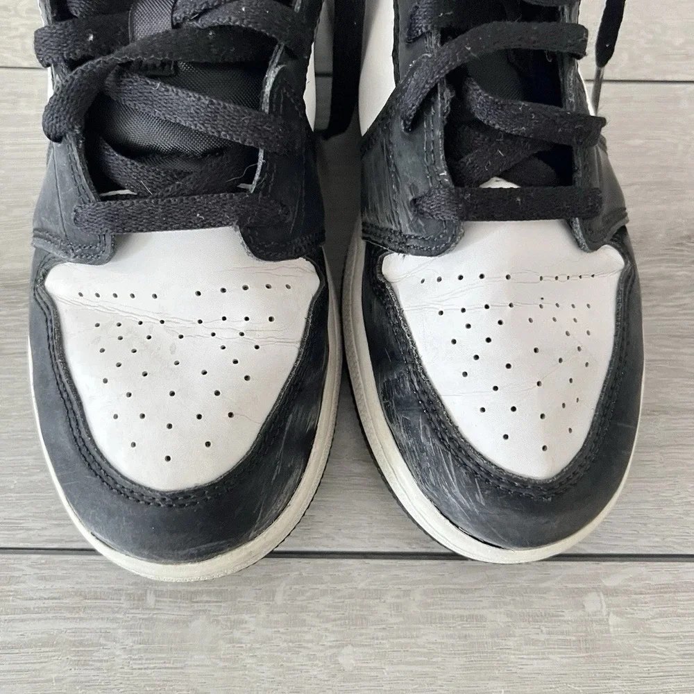 Nike Air Jordan 1 Mid GS White Blue Black Sneakers Size 7Y 554725-084